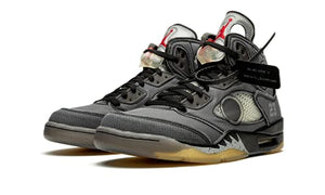 Nike Men's Air Jordan 5 Retro Sp Off-White, Black/Muslin/Fire Red, 7